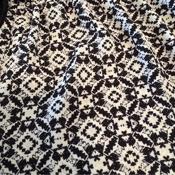 Xhilaration Bell-Bottom Black and White Casual Pants Size Medium - Picture 7 of 7